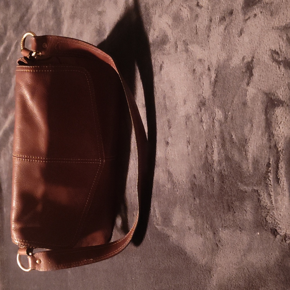 Vintage Liz Claiborne brown leather shoulder bag never worn excellent condition